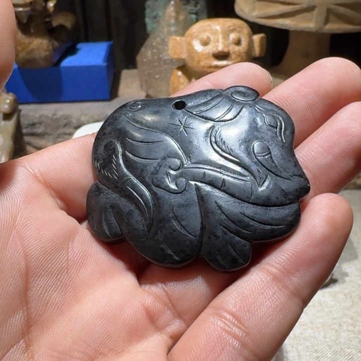 和田玉（糖玉）颈饰未镶嵌问***寺