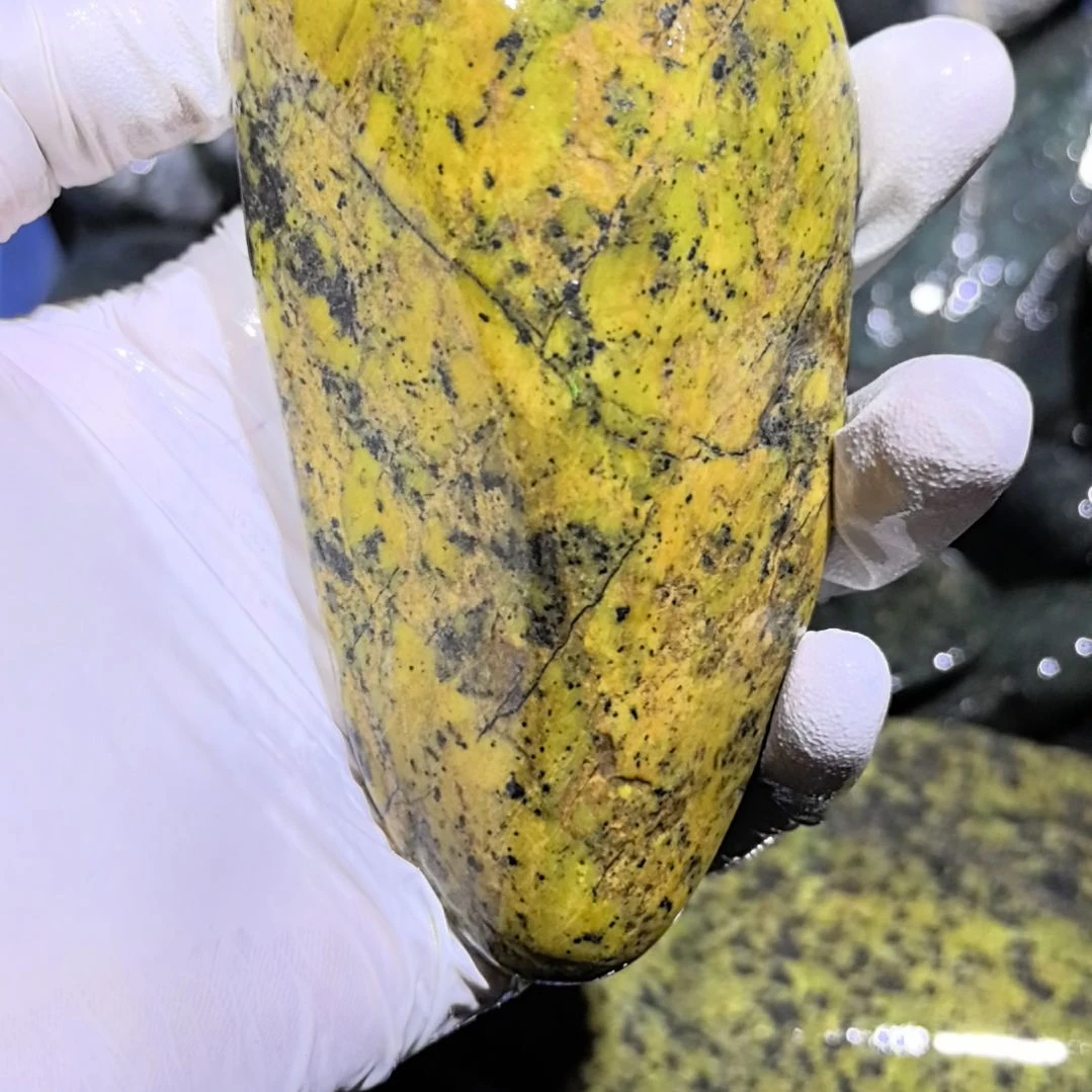 啊***伟藏玉药王石原石一个