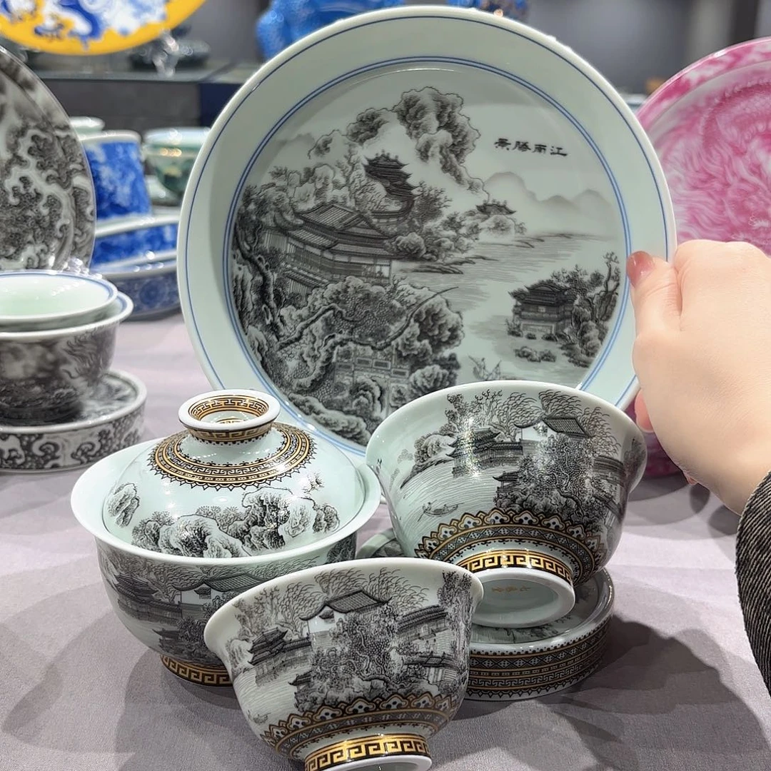 瓷片景德镇瓷器精品陈列