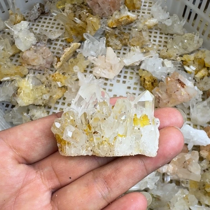 梦***7珠宝半成品水晶未镶嵌