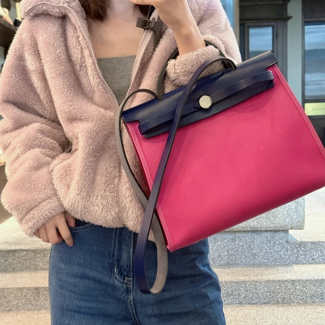 95新 Hermes/爱马仕 0644 玫红拼黑31herbag斜挎包A刻