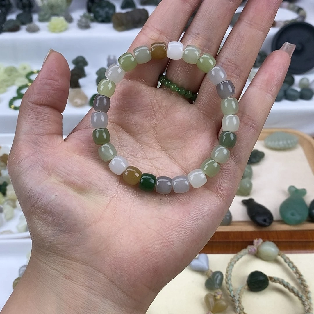 和田玉未镶嵌吊坠(赠链)