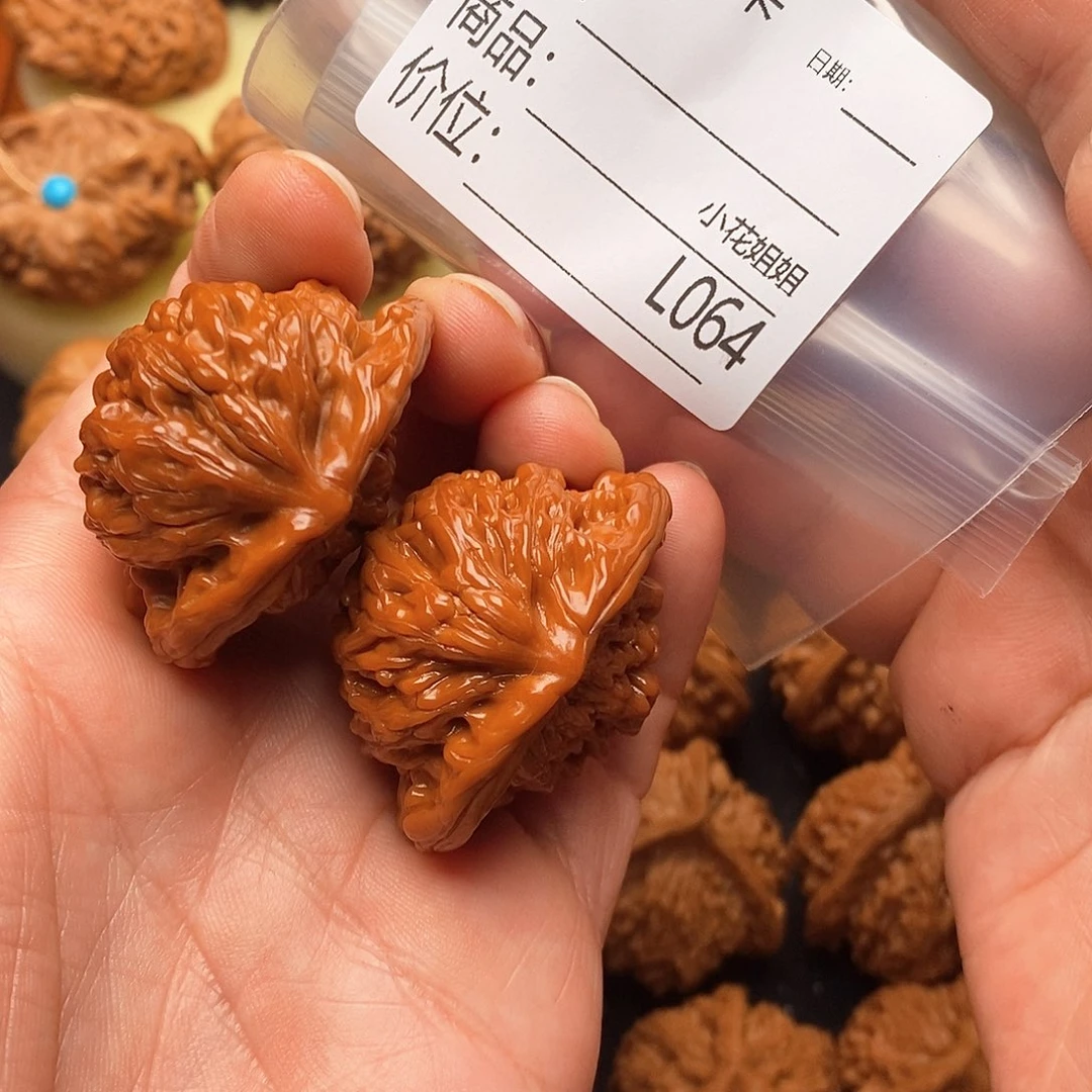 六***乐桃核把件40楼王眼镜蛇