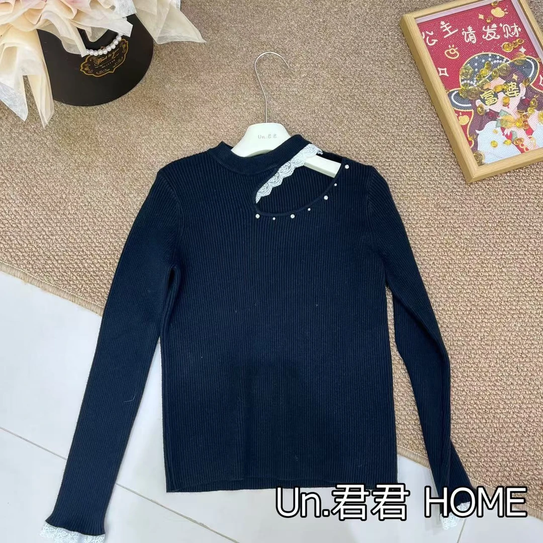 君君家【小心机】7017圆领重工小心机袖口拼接蕾丝毛衣