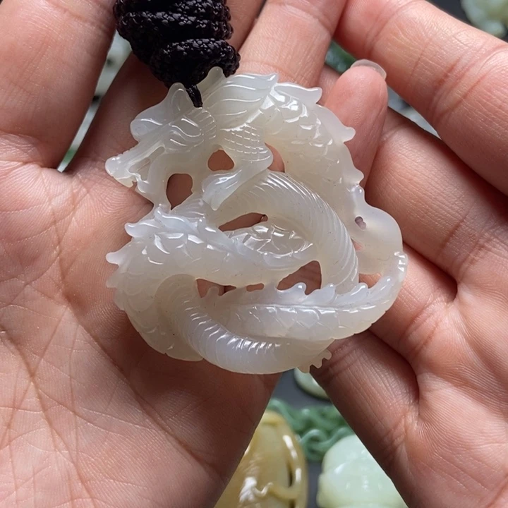 颈饰未镶嵌和田玉