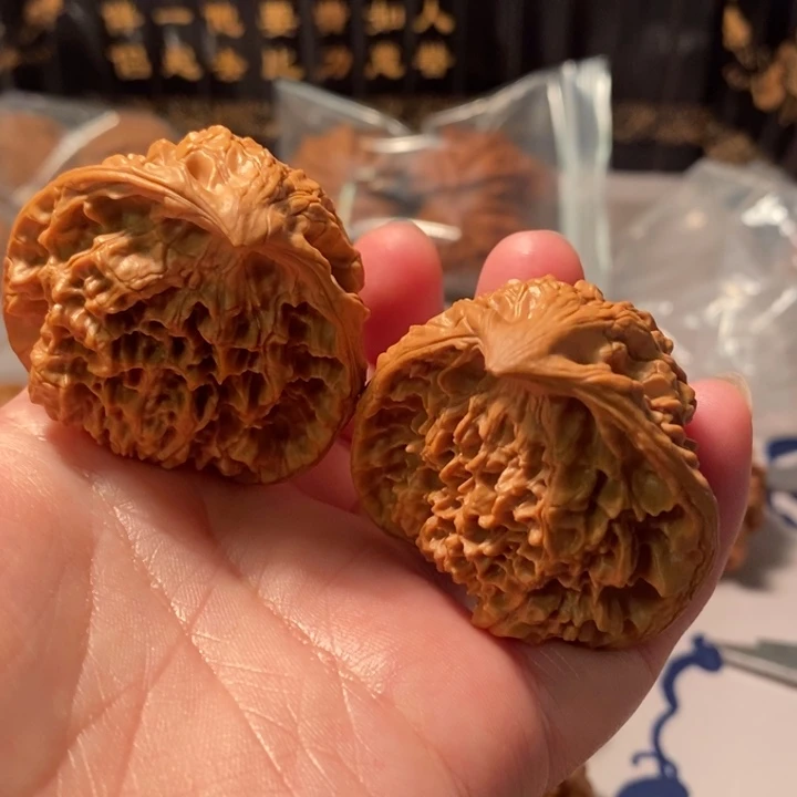 文玩核桃吊坠45鹰蛇
