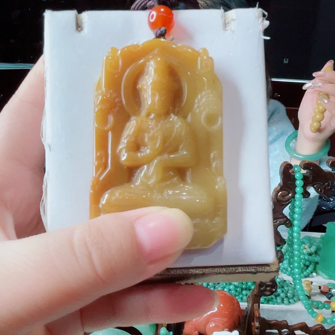 大***帅密玉（石英质玉）未镶嵌颈饰