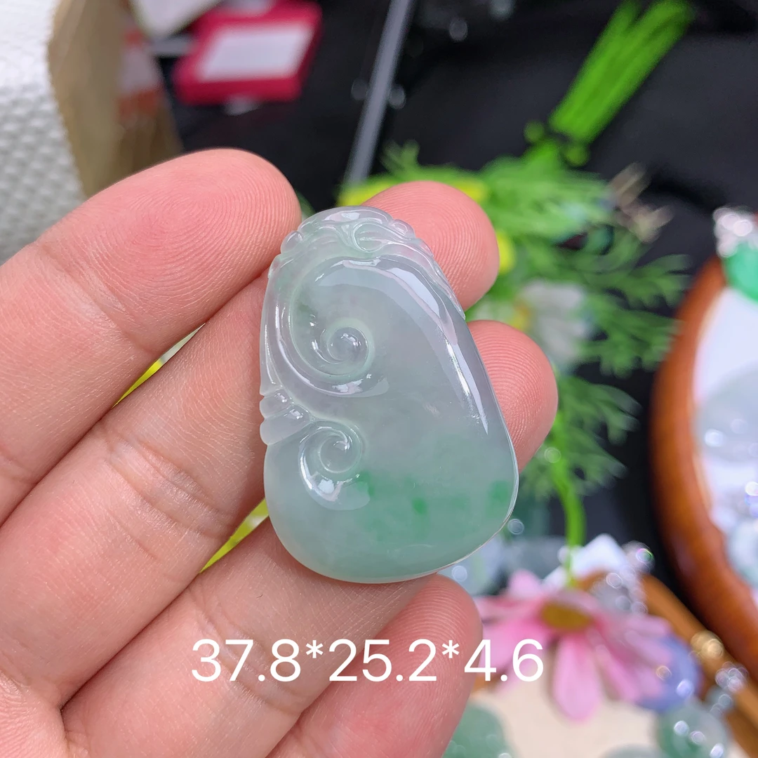 天然缅甸翡翠A货飘绿如意O吊坠种老水足气质百搭精雕精美百