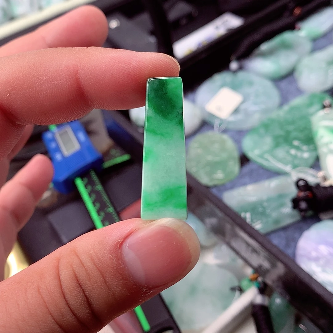 原***疗翡翠未镶嵌吊坠(不含链)