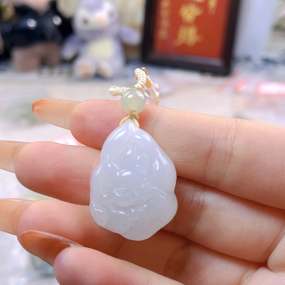 花***玥吊坠(赠链)未镶嵌和田玉