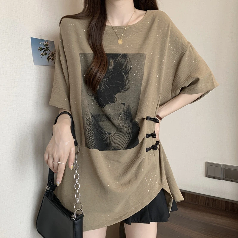 大码遮肚慵懒风盘扣印花短袖t恤女夏季胖mm设计感不规则显瘦上衣
