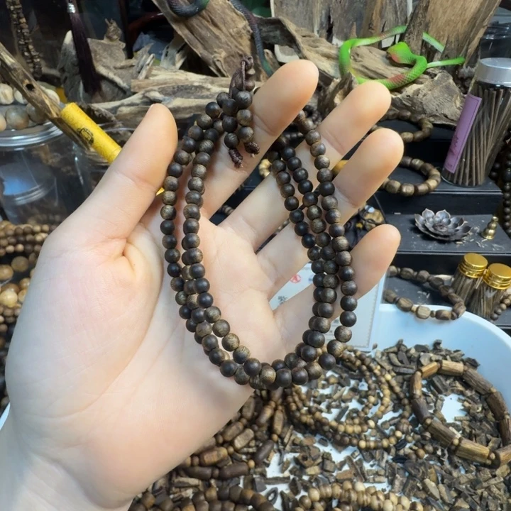 一***光沉香碎屑沉香海南莺歌绿0.5大11克➕沉香碎屑多样性