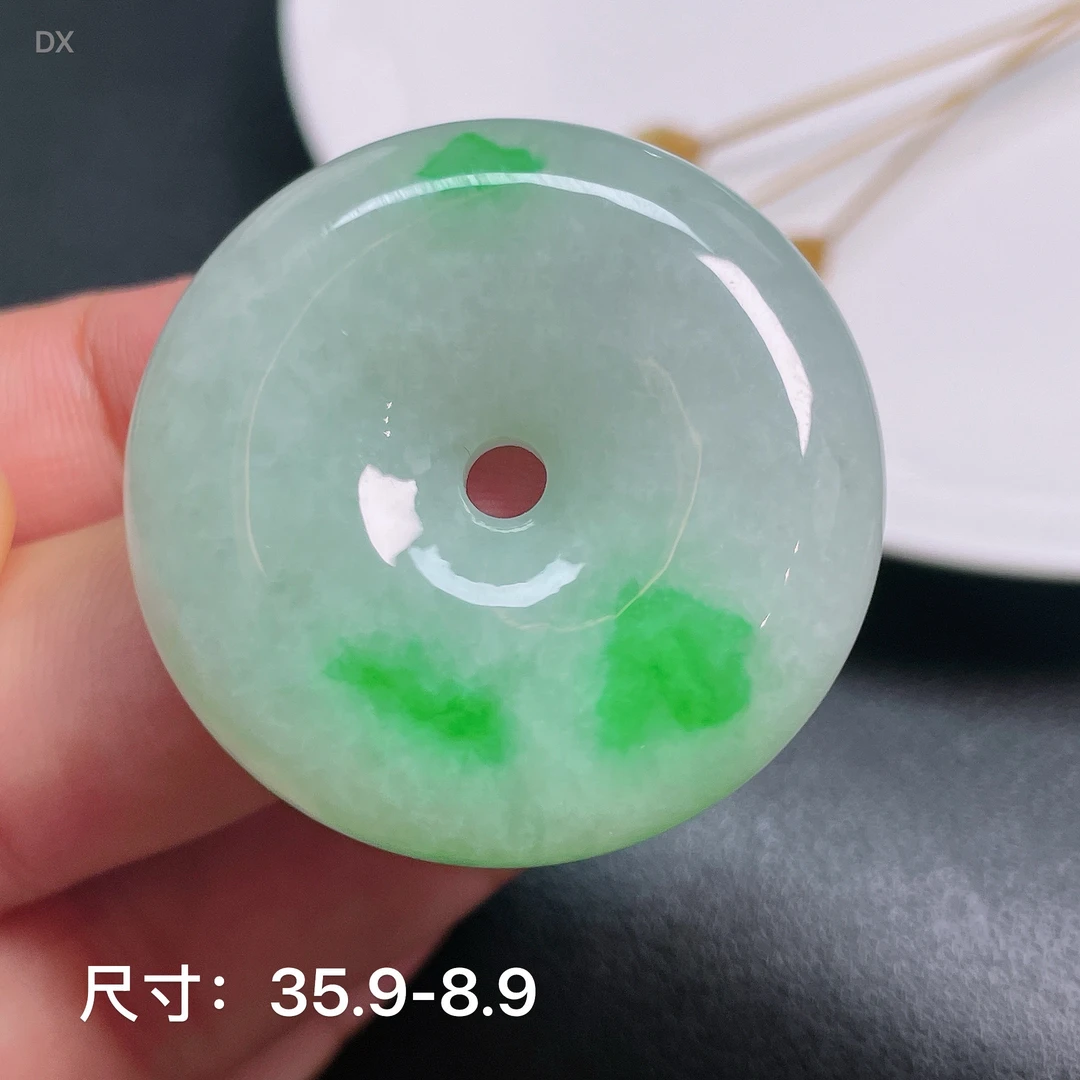 细糯种飘阳绿色缅甸翡翠平安扣吊坠
