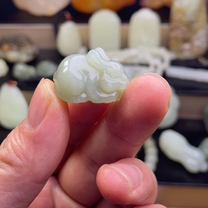 和田玉（糖玉）未镶嵌挂件