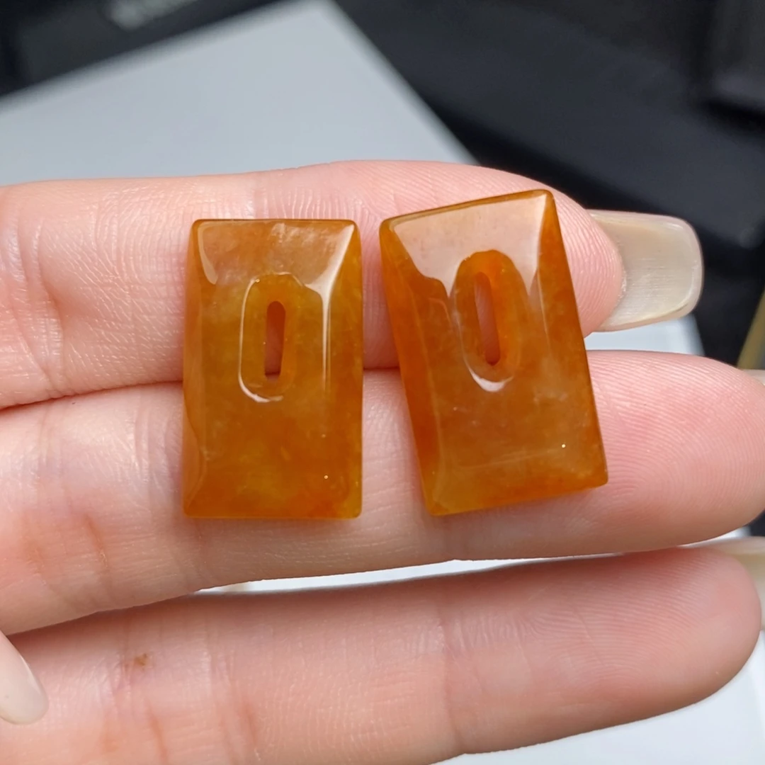 翡翠未镶嵌耳饰冰红翡福贝