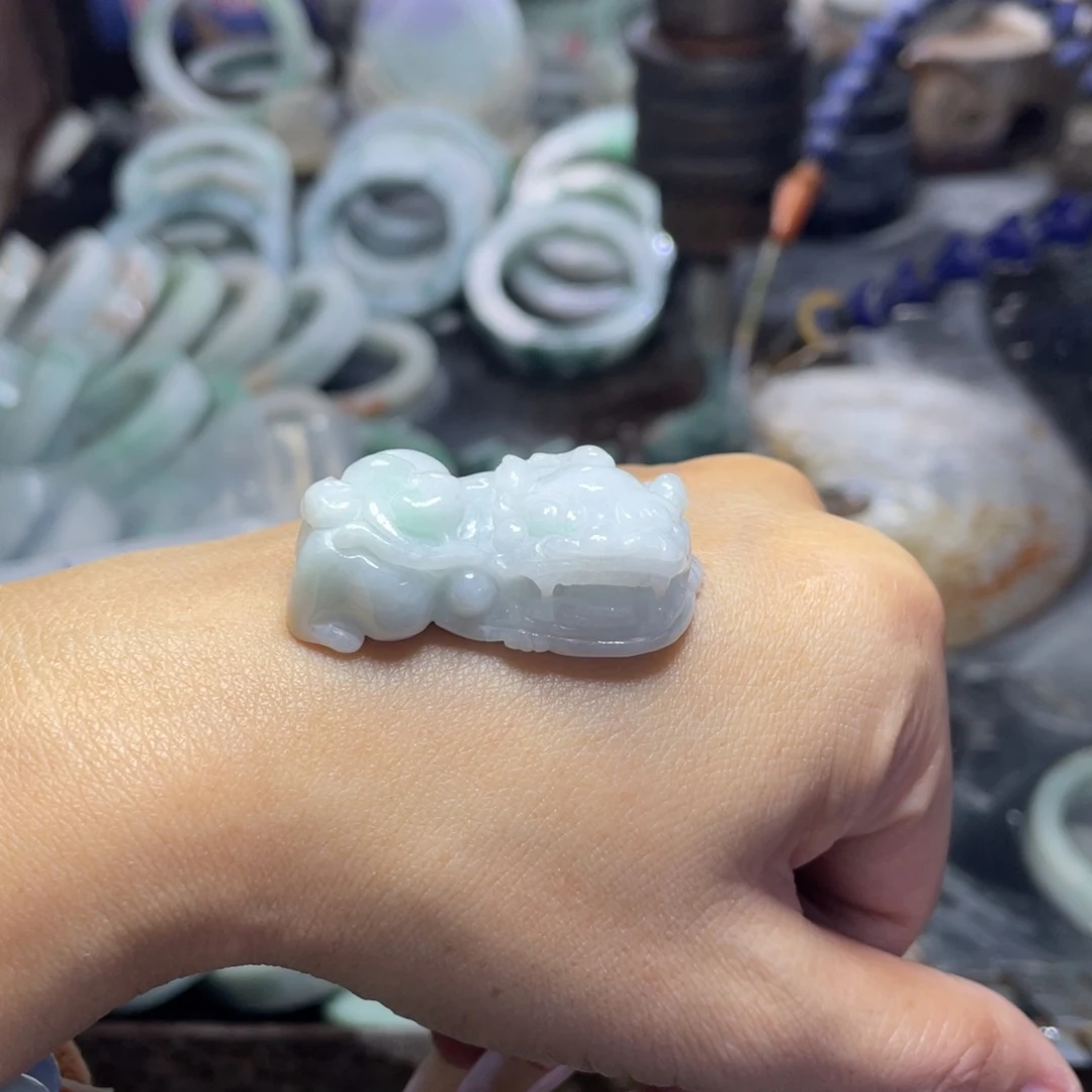 颈饰未镶嵌翡翠多样性