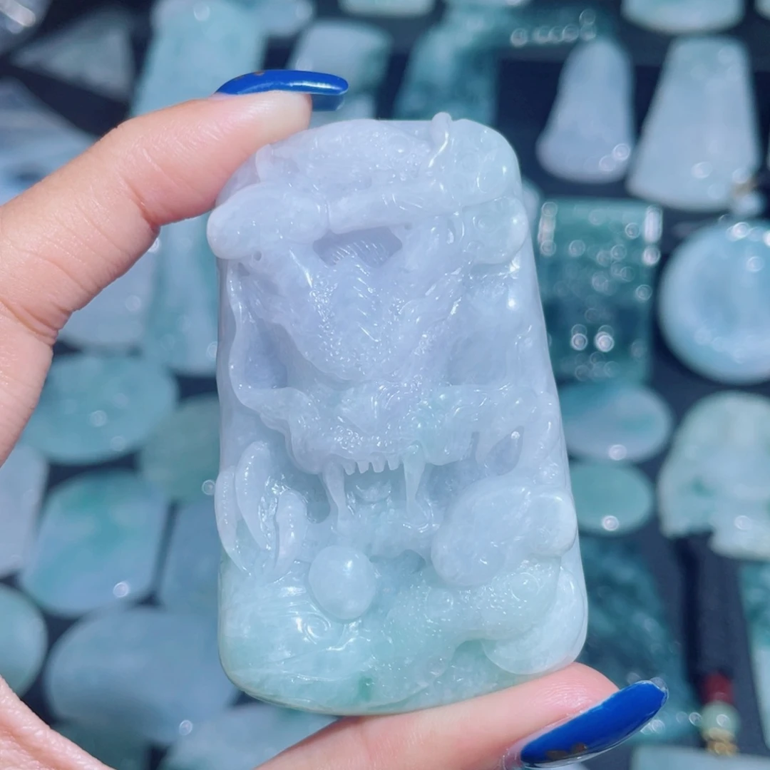 刀***）翡翠未镶嵌颈饰龙牌