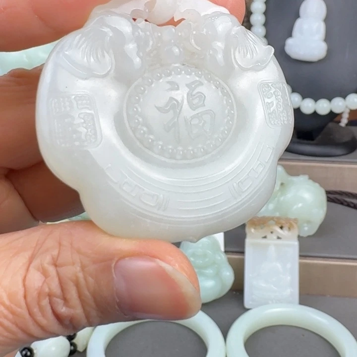 和田玉未镶嵌颈饰