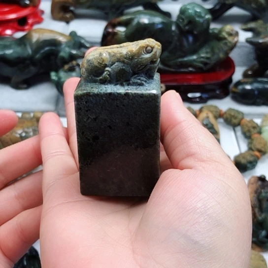 岫岩河磨玉（透闪石质玉）把件未镶嵌