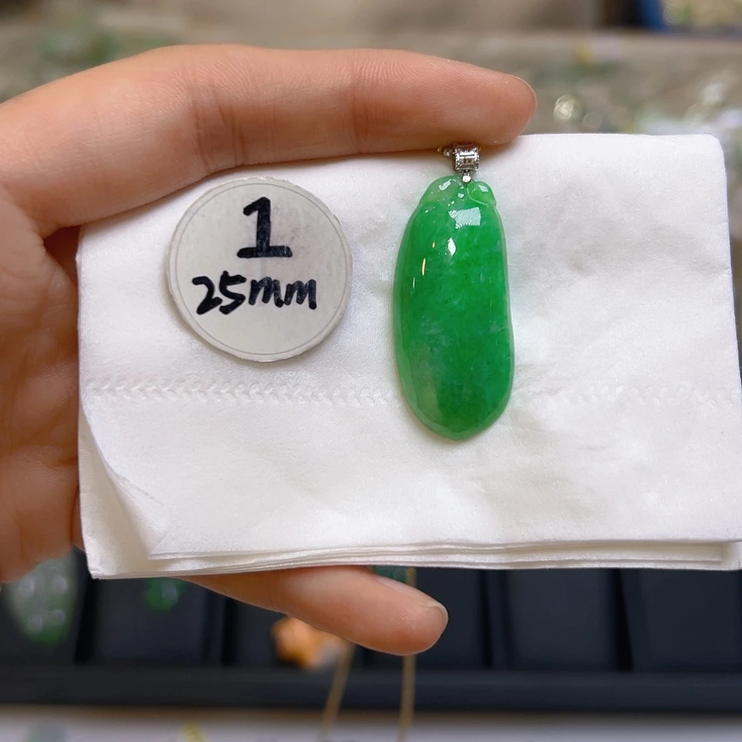 翡翠吊坠(不含链)18K金镶嵌翡翠