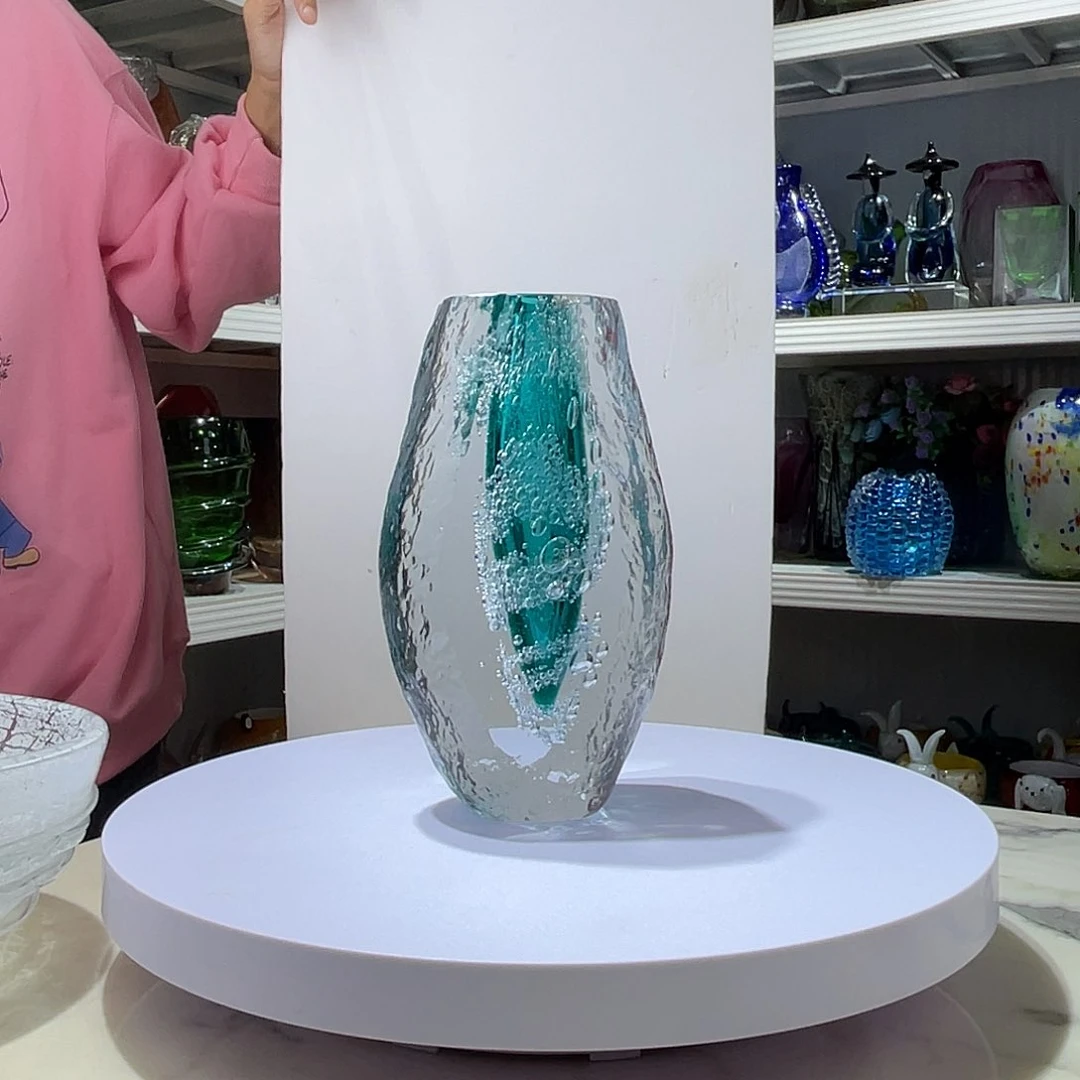 琉璃手工琉璃花器………………………………
