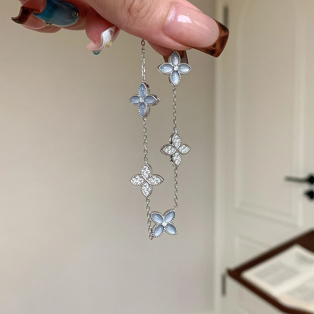 铜合金手链 爆闪蓝色四叶花手链时尚小众设计高级感轻奢精致手饰