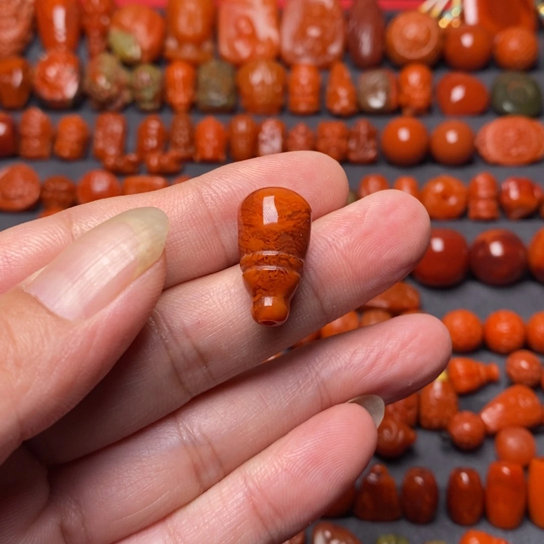 未镶嵌火焰纹三通南红玛瑙