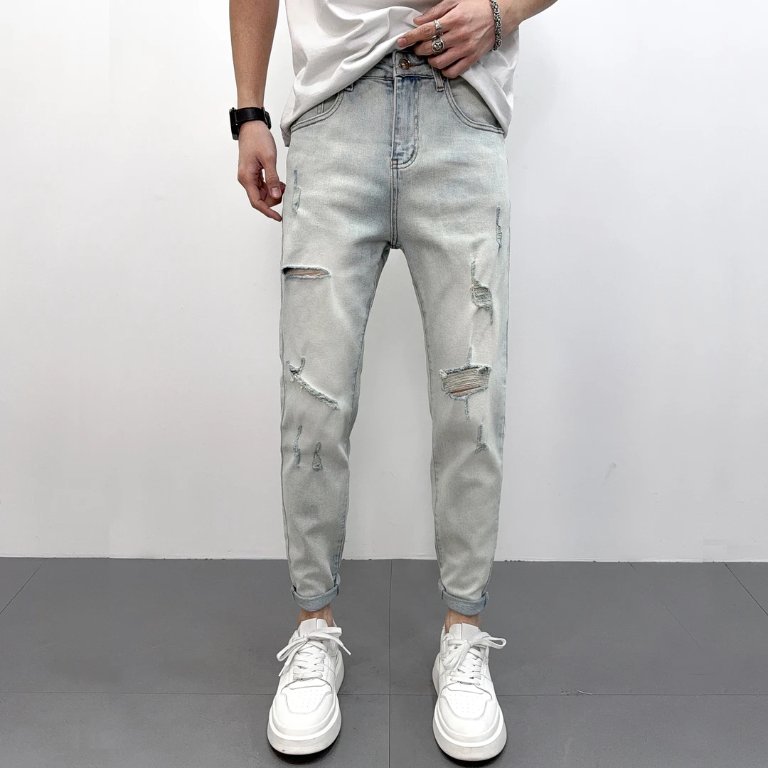 夏季薄款浅色破洞牛仔裤男款2025新款复古水洗弹力潮牌修身小脚裤