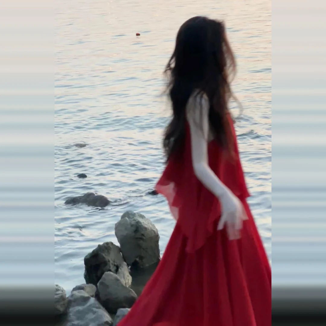 法式海边度假红色挂脖吊带连衣裙子女夏季2025新款小个子气质长裙