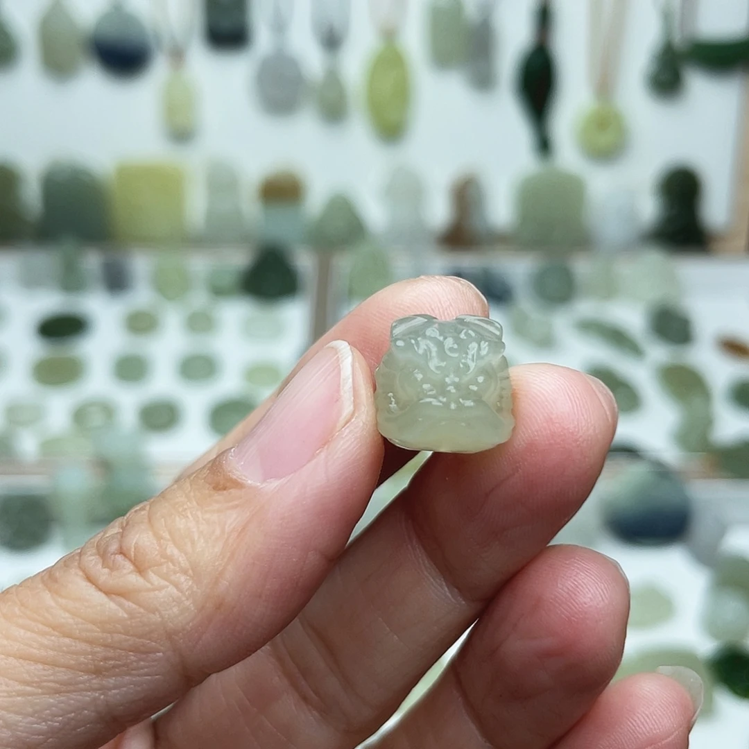 颈饰未镶嵌和田玉一***?