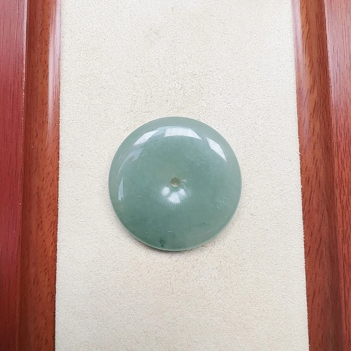 翡翠未镶嵌颈饰孤品