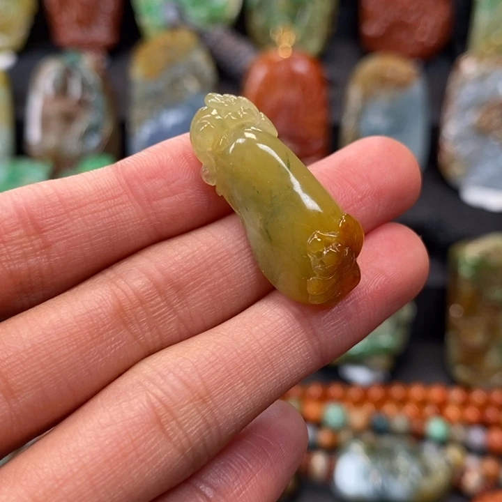 翡翠未镶嵌颈饰缅甸天然翡翠A货