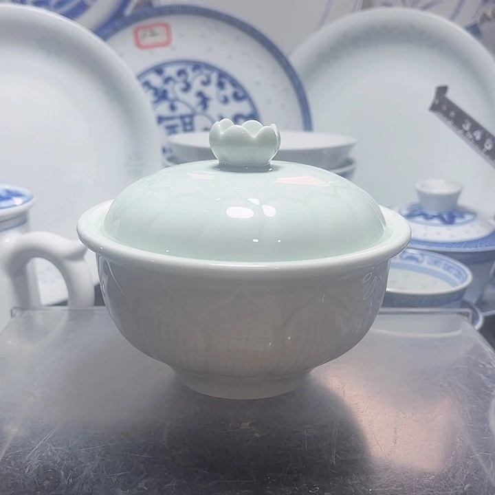 碗隐青雕塑荷花小炖盅