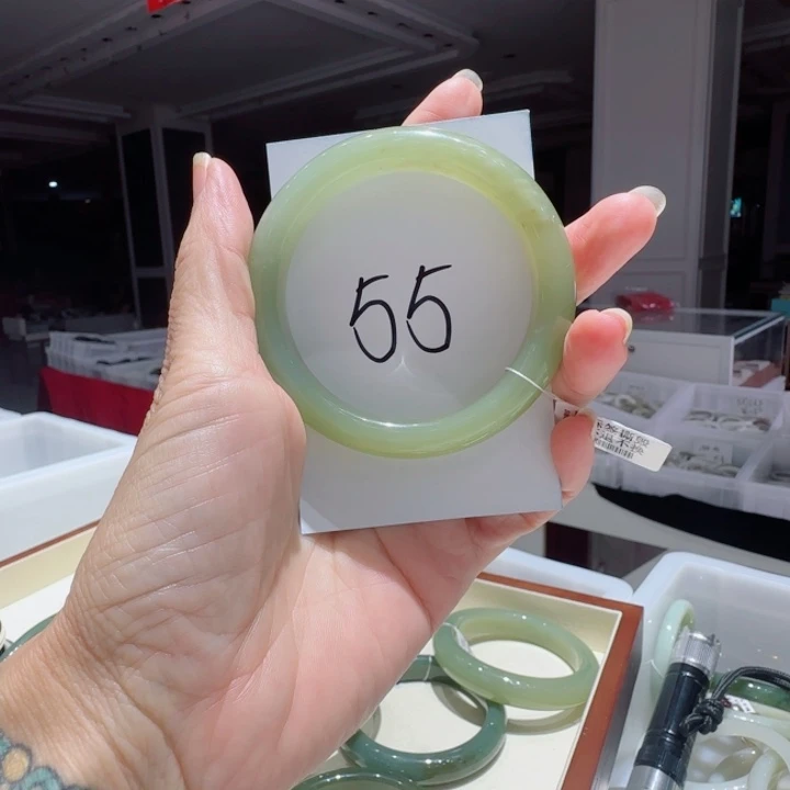 一***道和田玉未镶嵌手镯702