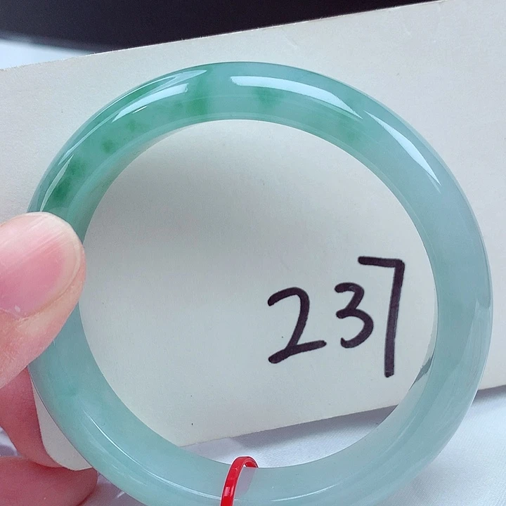 翡翠未镶嵌手镯翡翠