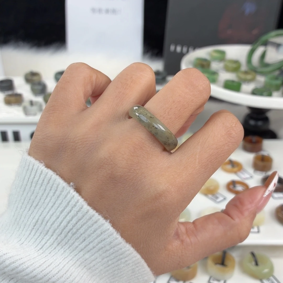 和田玉未镶嵌戒指Q71青花圆条18.4不退换