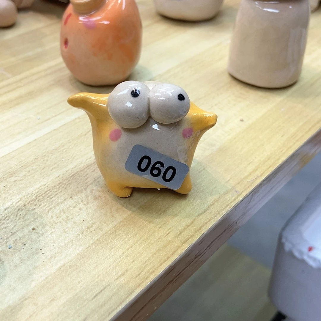 摆件小**?直播间手工陶瓷摆件060