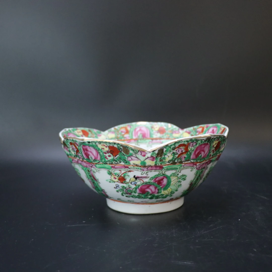 Lot.25121098民国广彩开窗花鸟纹莲瓣碗 高：约9.1cm