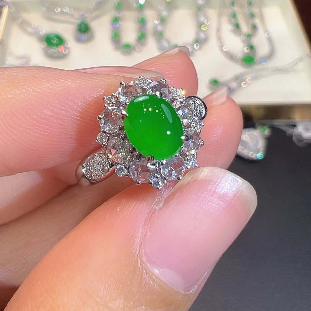 翡翠18K金镶嵌戒指