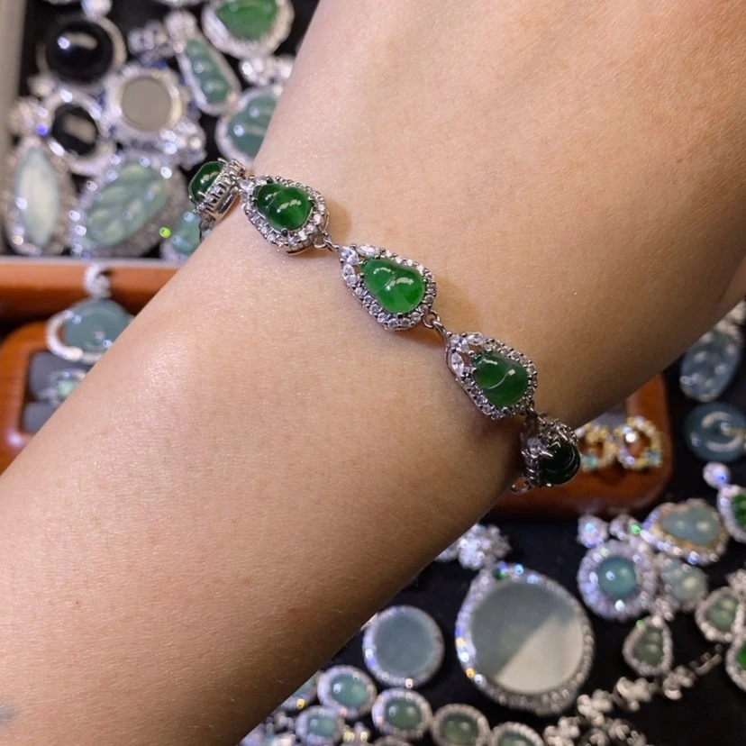 【闪购商品】翡翠颈饰未镶嵌玉**缘天然