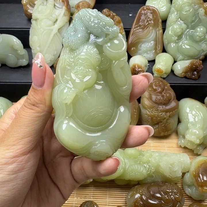 未镶嵌和田玉把件