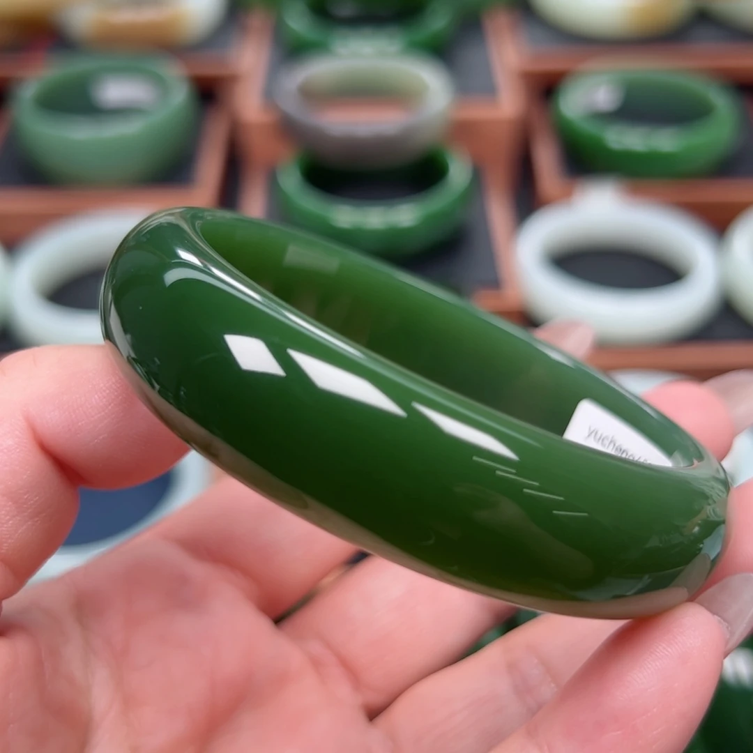 未镶嵌手镯和田玉（碧玉）636465圈口