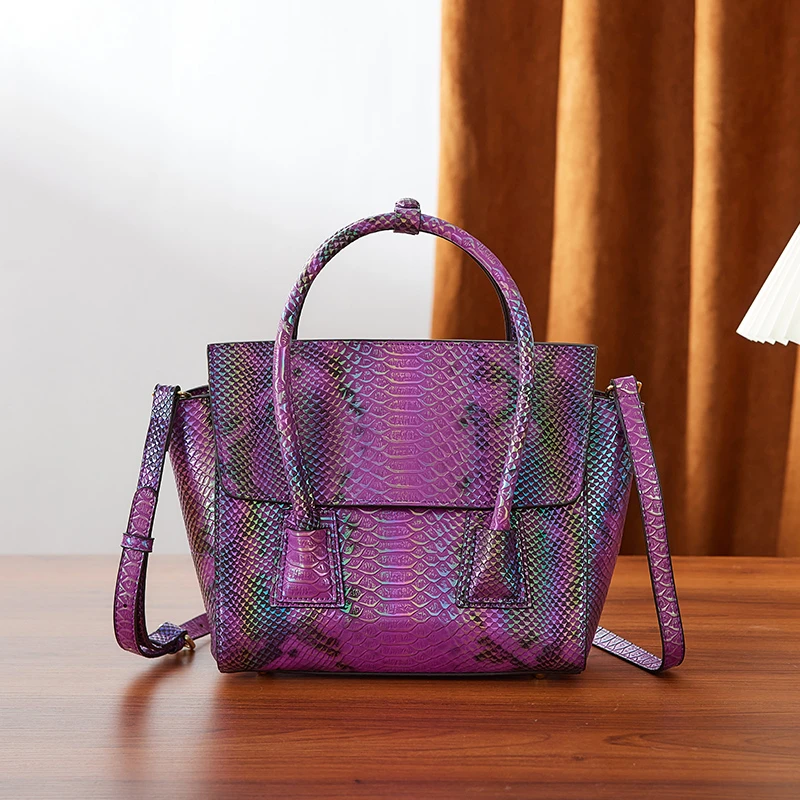 高端真皮手拎包2025新款潮水桶包时尚笑脸包高级感大容量女士包包