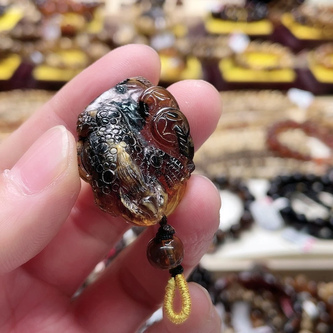 琥珀裸石未镶嵌大