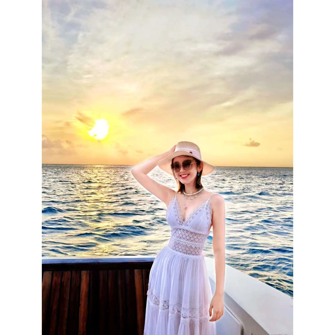 唐艺昕petticoat lane同款优雅度假沙滩蕾丝边吊带大摆长款连衣裙