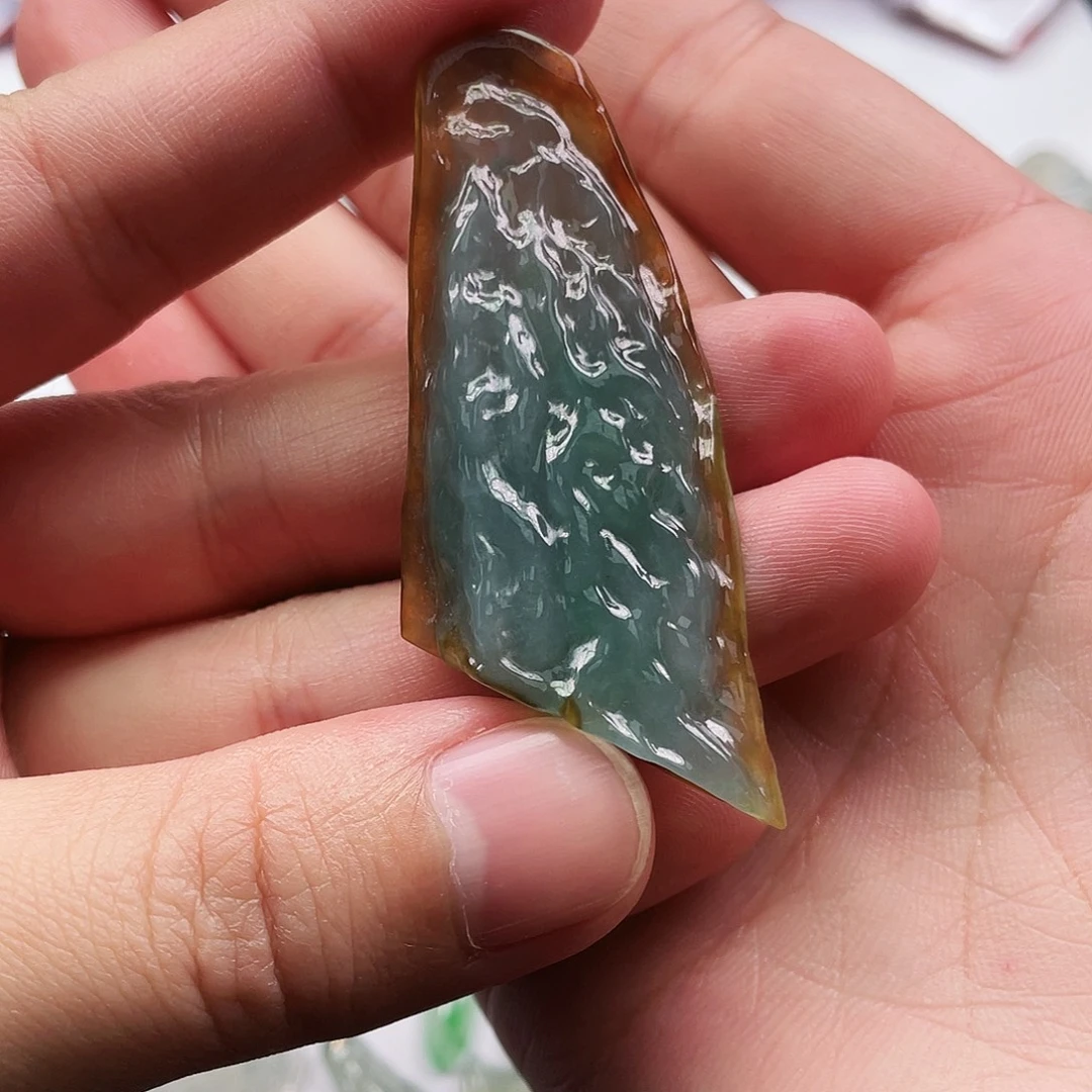 翡翠未镶嵌颈饰翡翠