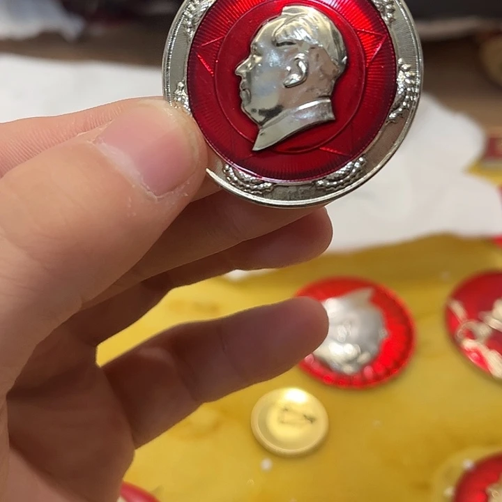 天***逸像章一一一高贵轻