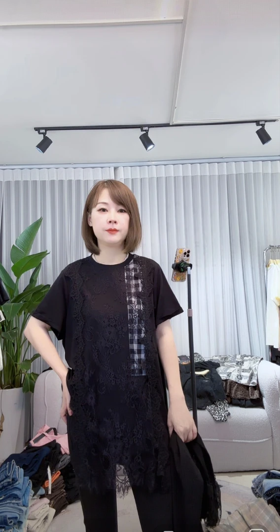 深圳南油欧货2025春季新款时尚百搭拼蕾丝格子短袖T恤简约时尚