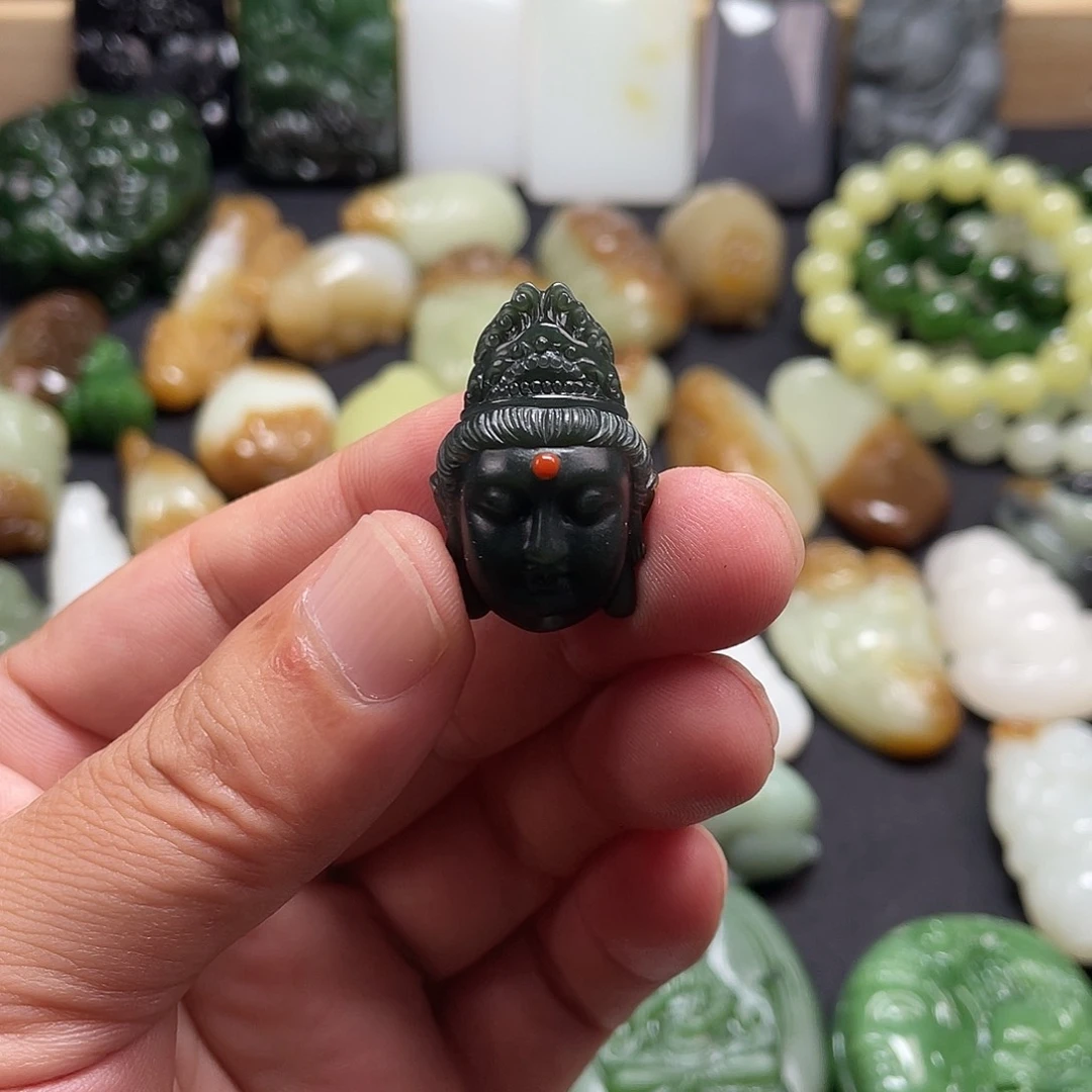 往***零和田玉未镶嵌颈饰