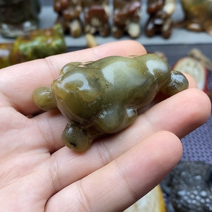 未镶嵌蛇纹石玉颈饰